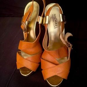 Michael Kors  leather sandals w/gold heel